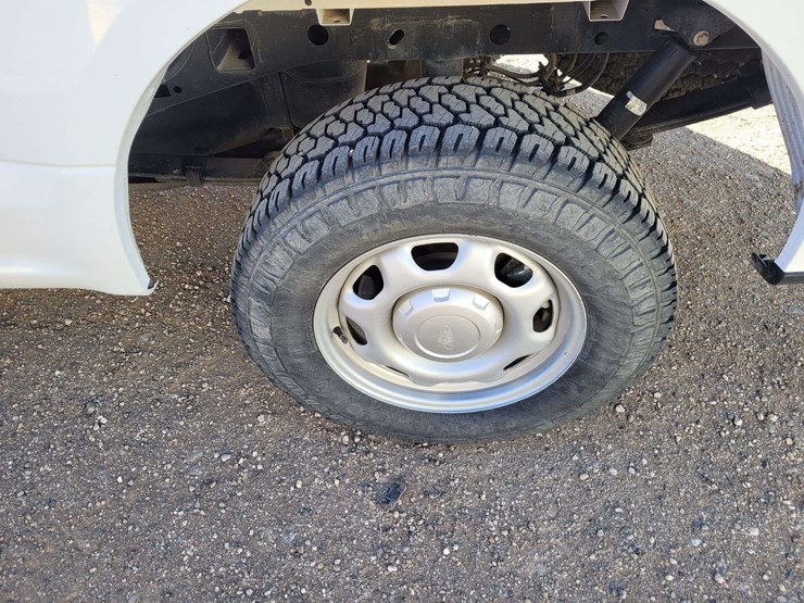 2018-ford-f150-xl-image-17