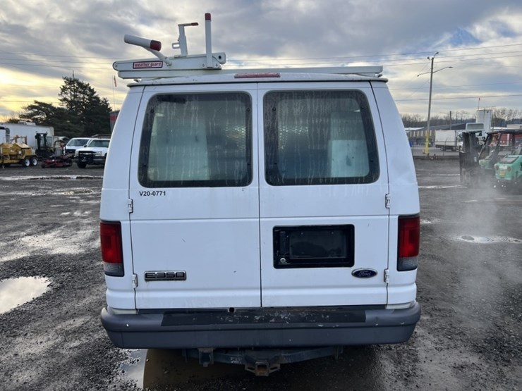 2006-ford-e350-image-5