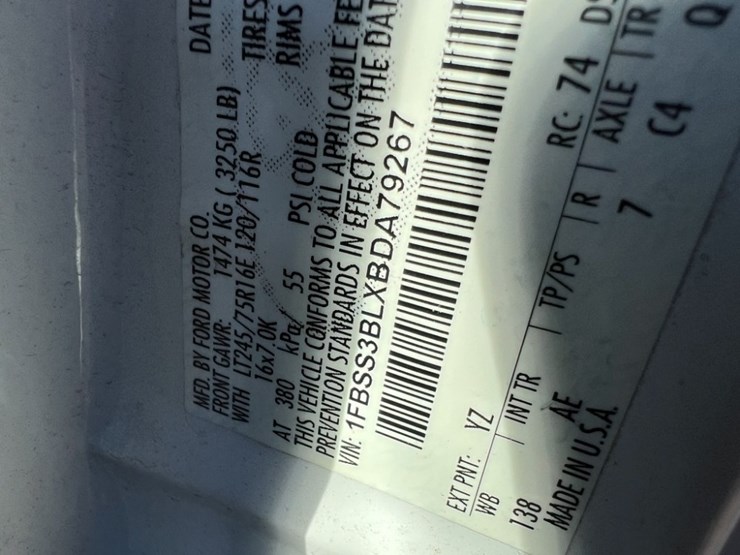 2011-ford-e350-image-11