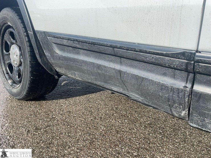 2014-ford-explorer-image-31