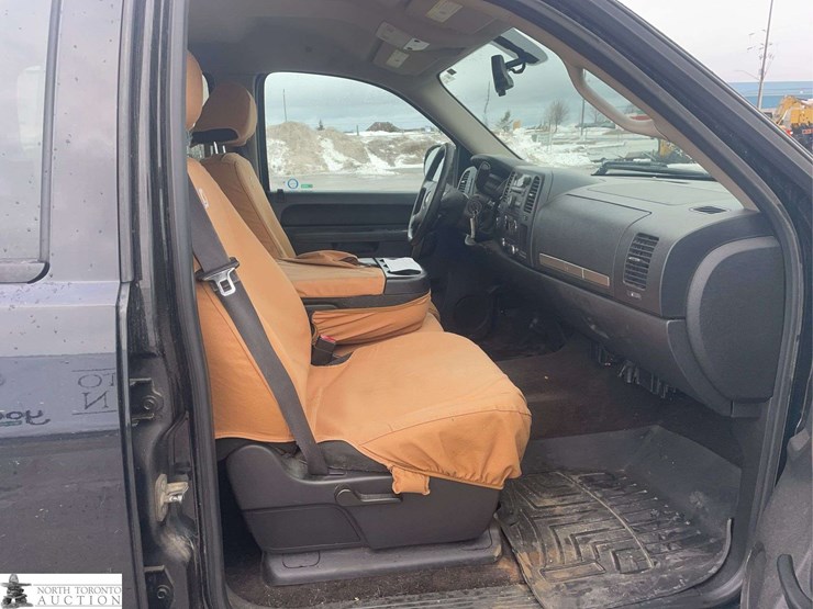 2013-chevrolet-silverado-1500-image-24