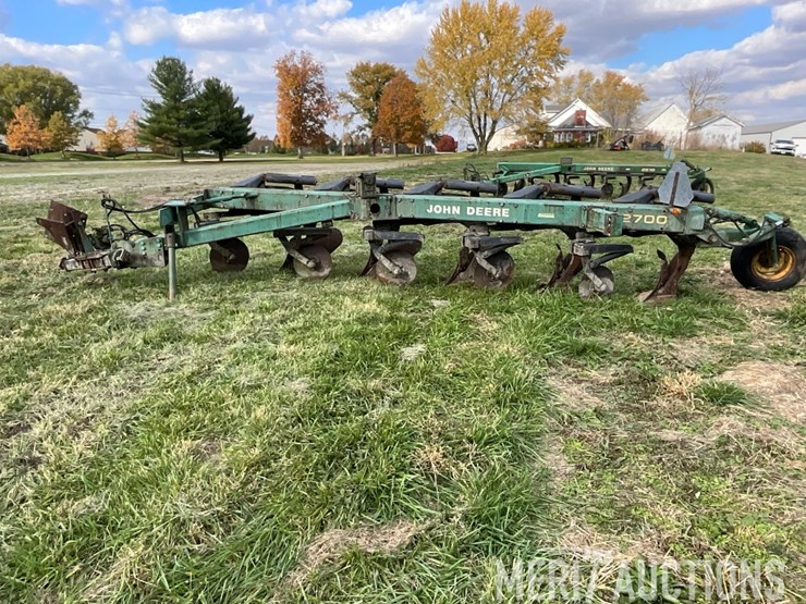 john-deere-2700-image-2