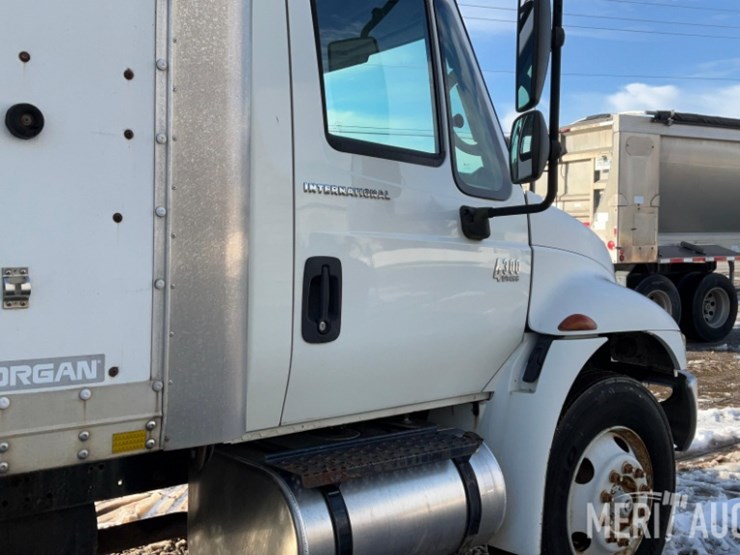 2007-international-durastar-4300-image-39