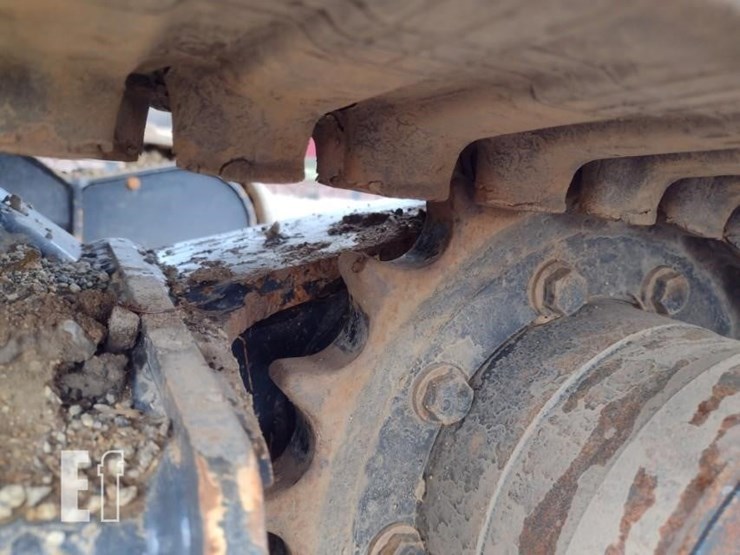 2022-deere-26g-image-36