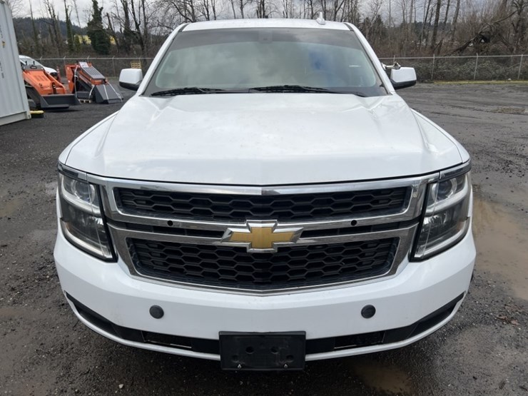 2016-chevrolet-tahoe-image-8