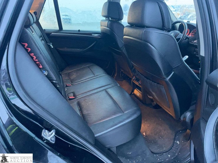 2010-bmw-x5-image-26