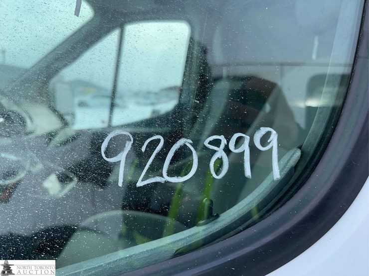 2016-ford-transit-image-35