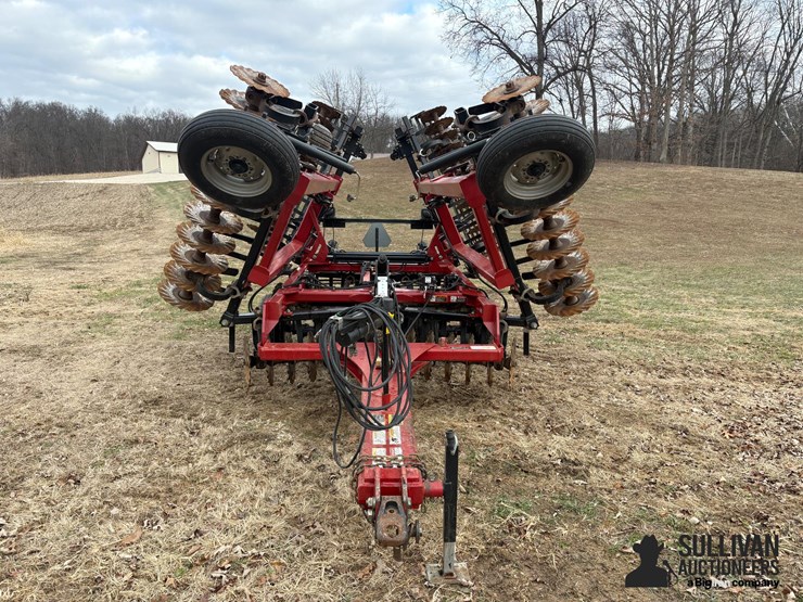 2012-case-ih-330-image-2