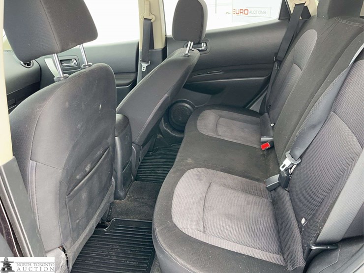 2013-nissan-rogue-image-28