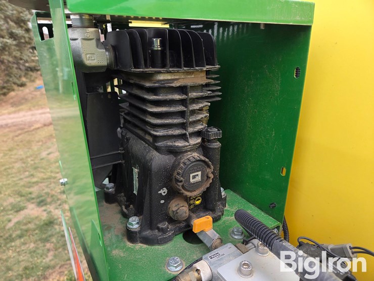 2022-john-deere-1795-image-18