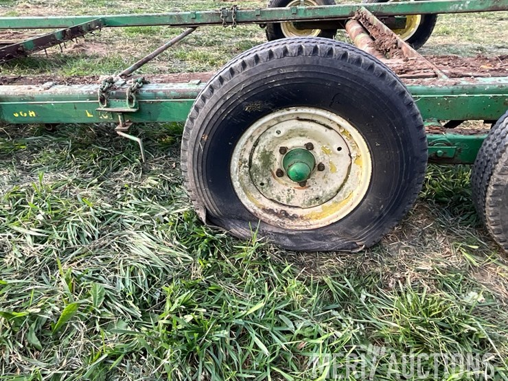 john-deere-implement-trailer-image-18