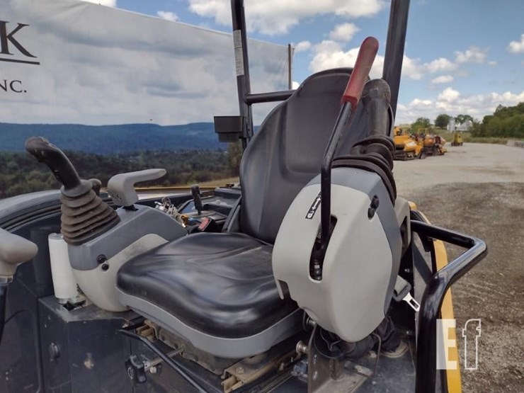 2022-deere-26g-image-12