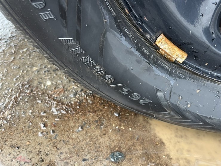 2011-chevrolet-tahoe-image-16