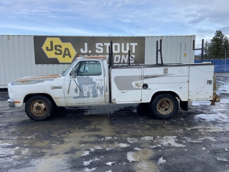 1990-dodge-ram-350-image-2