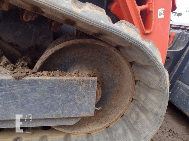 2017-kubota-svl95-2s-image-32