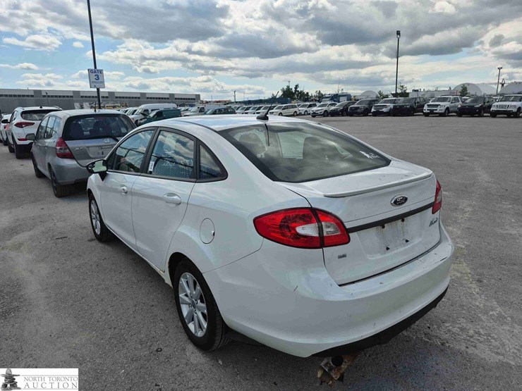 non-operable-2013-ford-fiesta-se-image-4