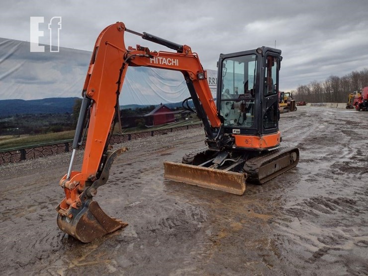 2014-hitachi-zx35u-image-47