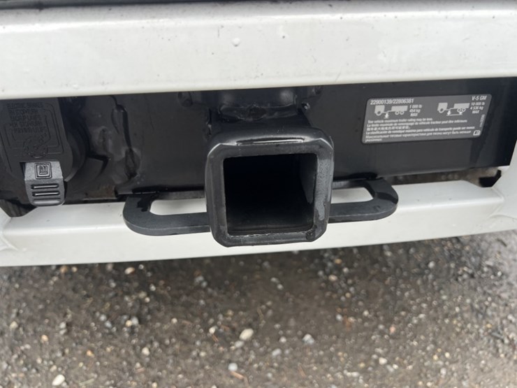 2016-chevrolet-tahoe-image-19