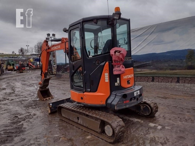 2014-hitachi-zx35u-image-50