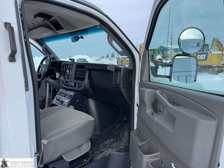 2016-chevrolet-express-g3500-image-28