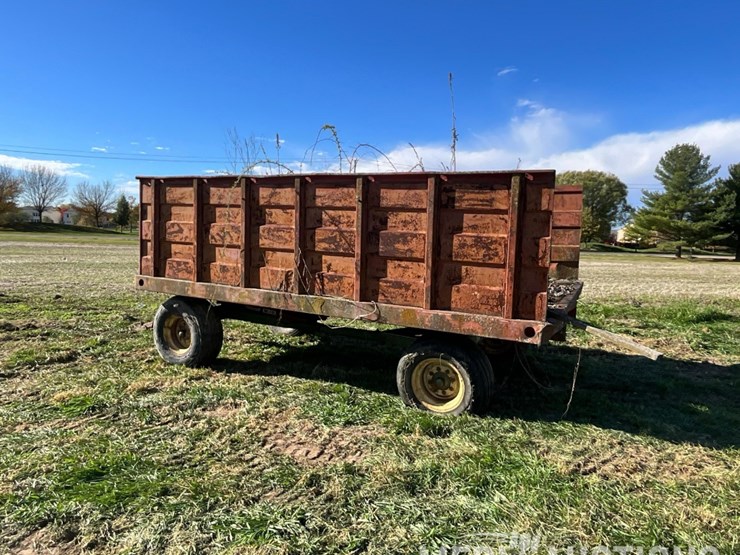 metal-barge-box-on-john-deere-running-gear-image-4