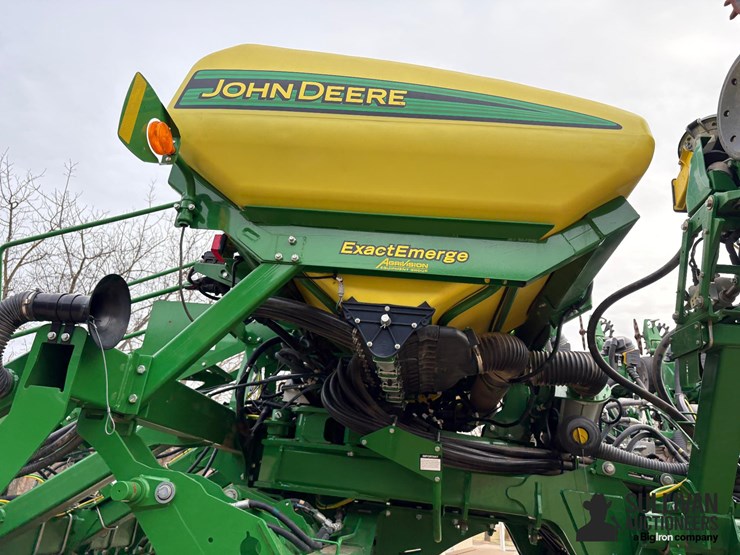 2019-john-deere-1795-image-12