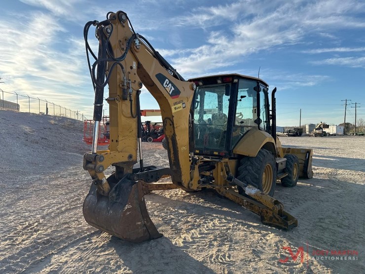 2019-caterpillar-420f2-image-2