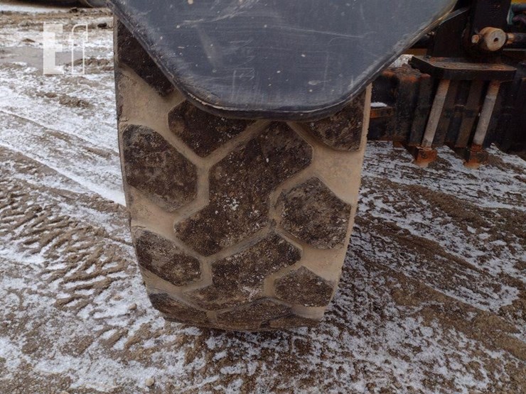 2015-caterpillar-tl1055c-image-24