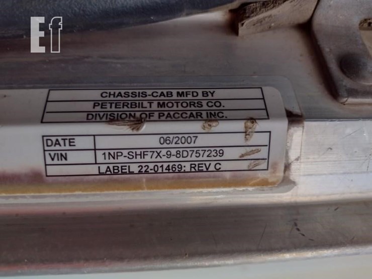 2008-peterbilt-365-image-5