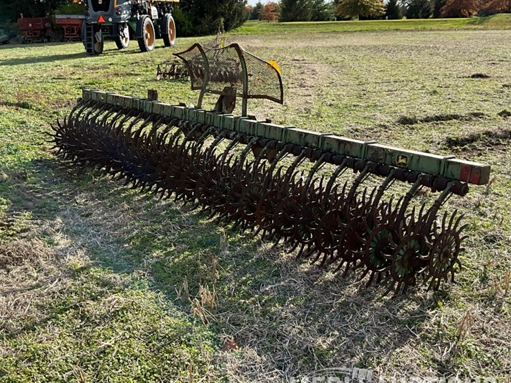 john-deere-eq400-3pt.-rotary-hoe-image-1