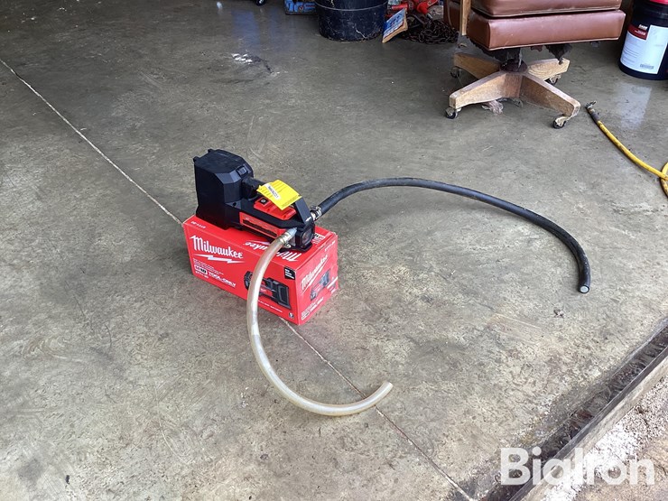 milwaukee-m18-transfer-pump-image-3