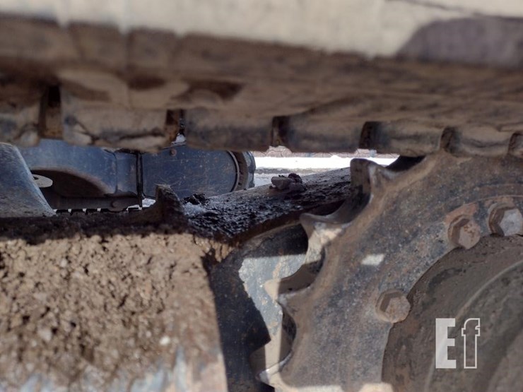 2013-deere-35d-image-28