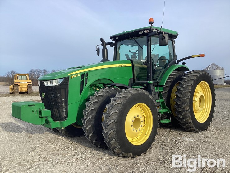 2014-john-deere-8320r-image-1