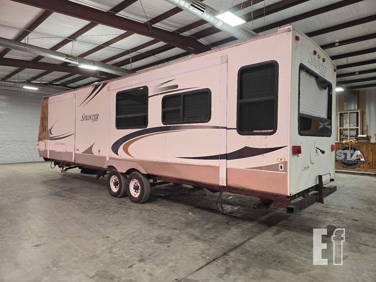 2010-keystone-rv-co-sprinter-310kbs-image-4