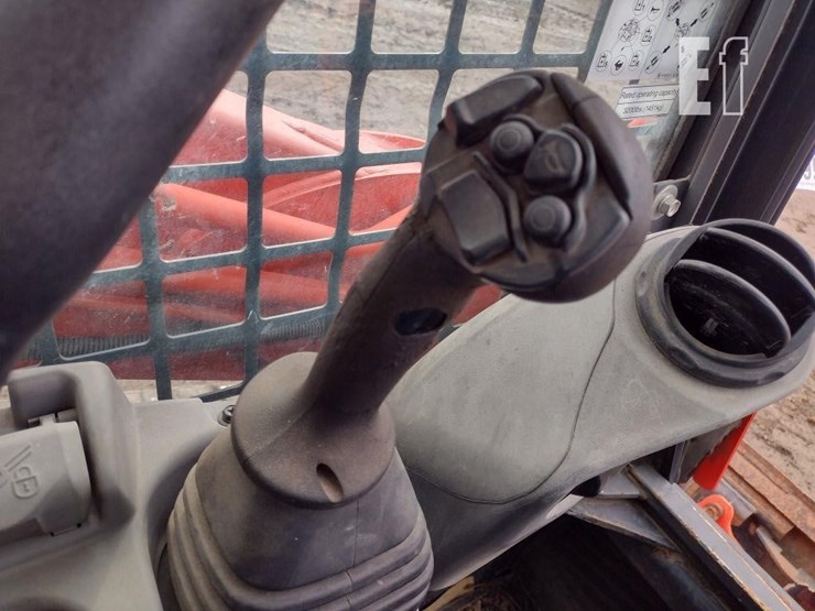 2019-kubota-svl95-2s-image-12