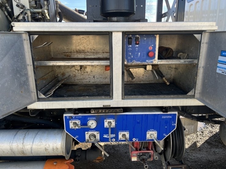 2014-vactor-2100-image-21