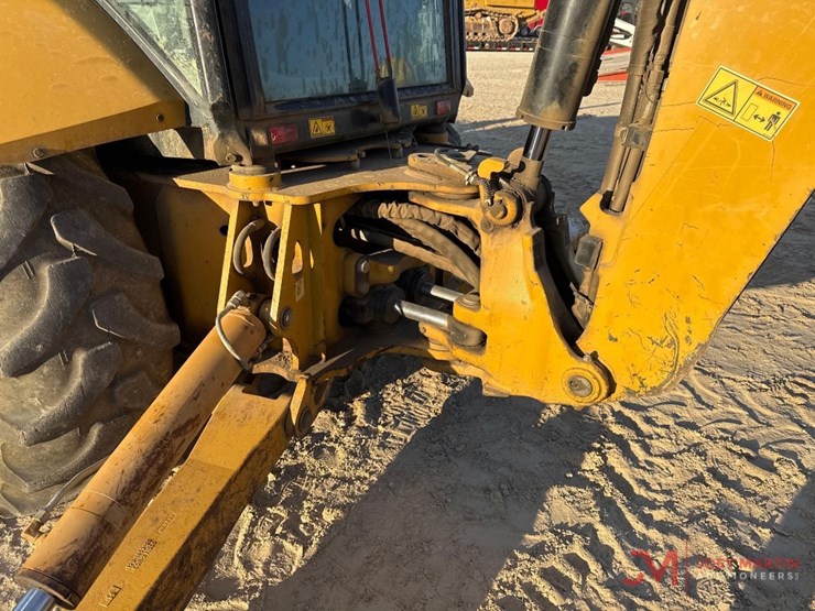 2019-caterpillar-420f2-image-9