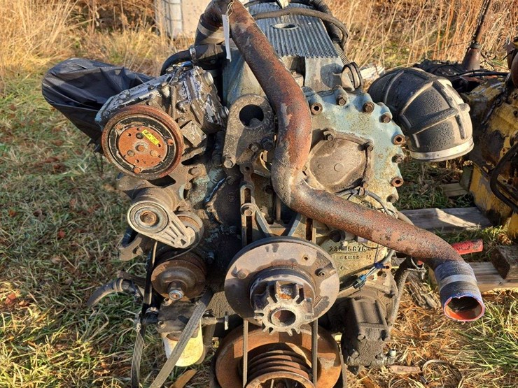 detroit-diesel-series-60-motor,-112.7-liter,-eaton-transmission-10-speed,-motor-is-good,-clutch-out-of-transmission-image-2