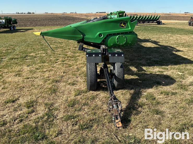 2024-john-deere-c12f-image-8