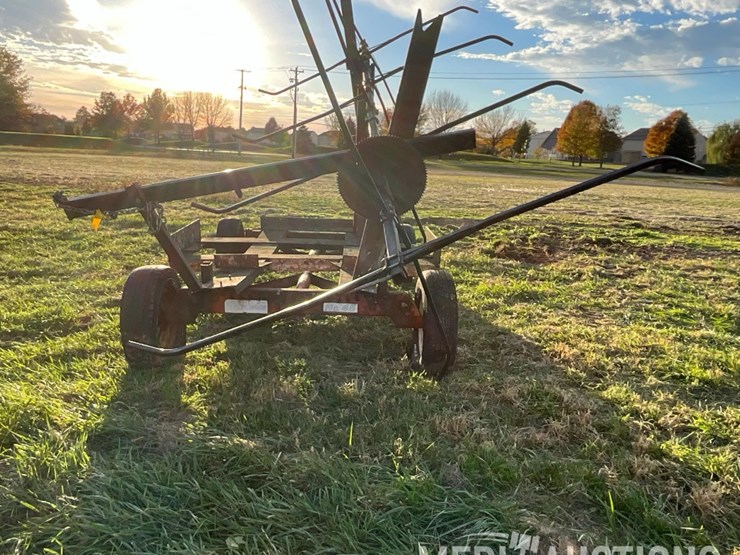 kelderman-6-row-corn-reel-on-cart-image-22