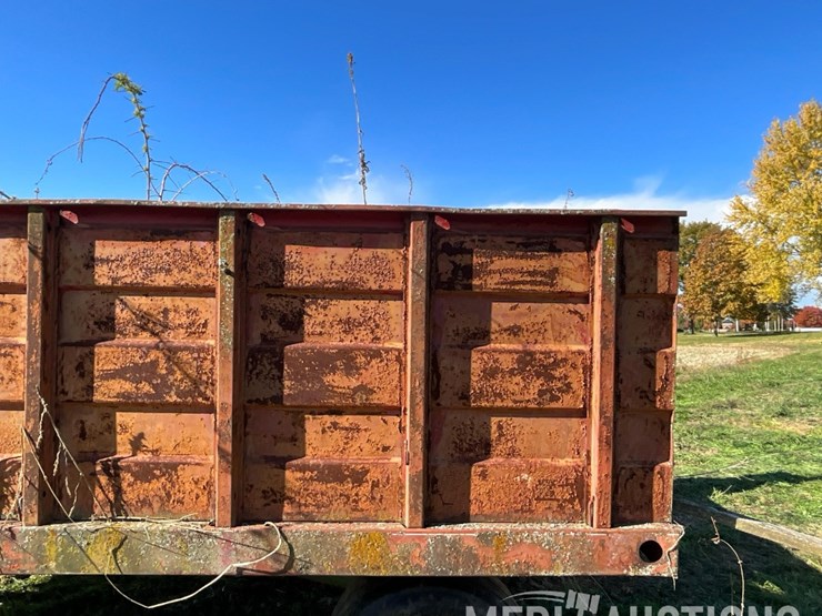 metal-barge-box-on-john-deere-running-gear-image-17