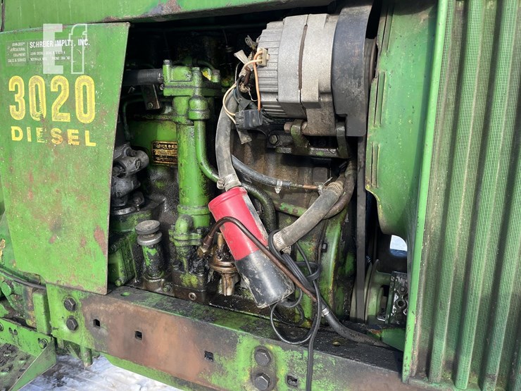 john-deere-3020-image-13