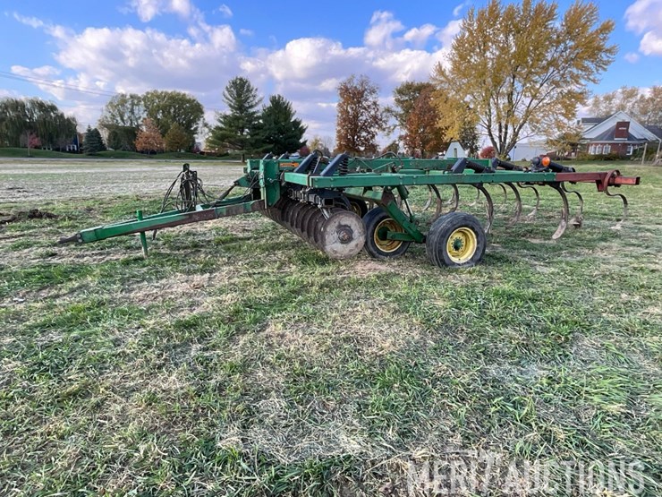 john-deere-714-image-1