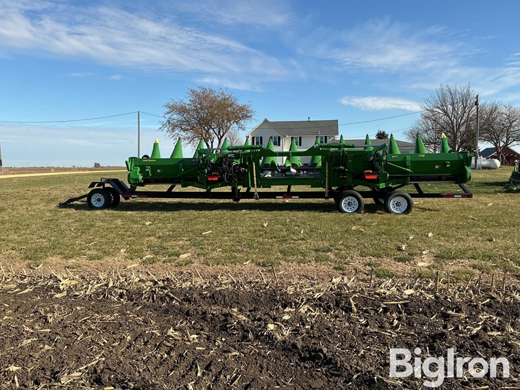 2024-john-deere-c12f-image-6