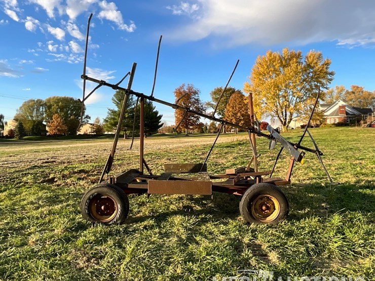 kelderman-6-row-corn-reel-on-cart-image-2