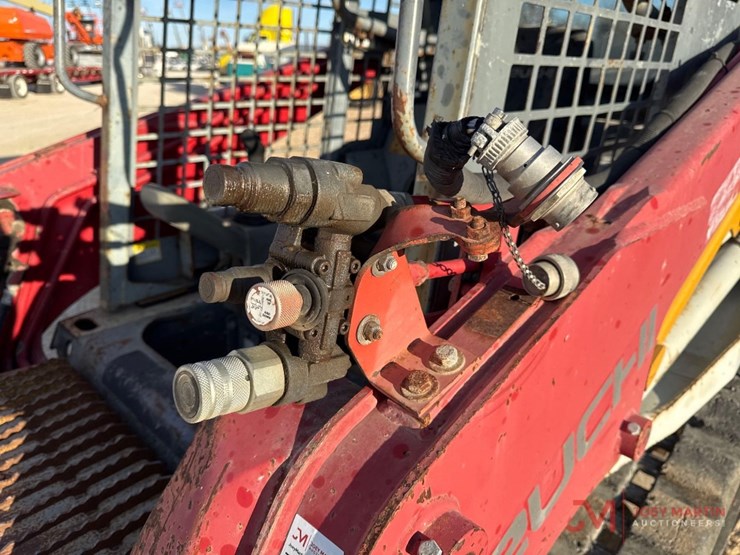 2016-takeuchi-tl8-image-6