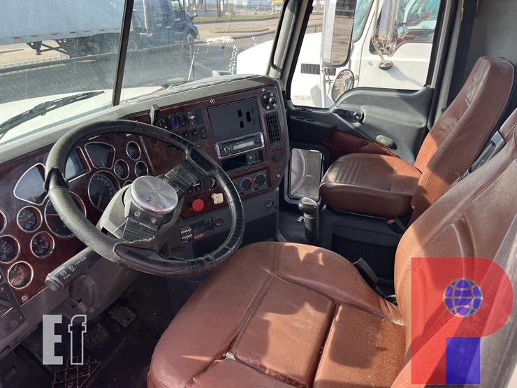 2014-mack-pinnacle-chu613-image-13