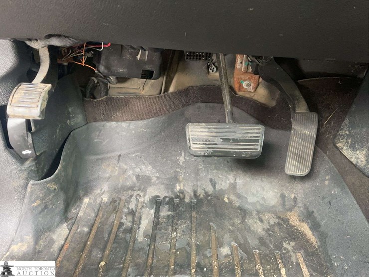 2013-chevrolet-silverado-1500-image-19