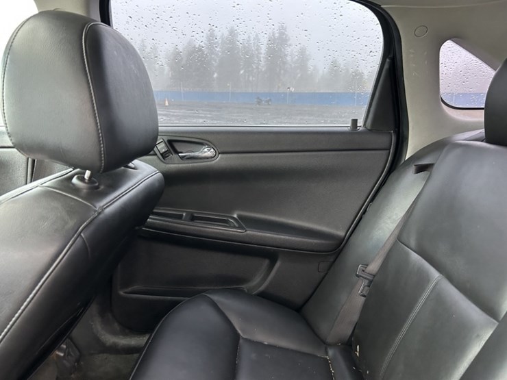 2013-chevrolet-impala-ltz-sedan-image-23