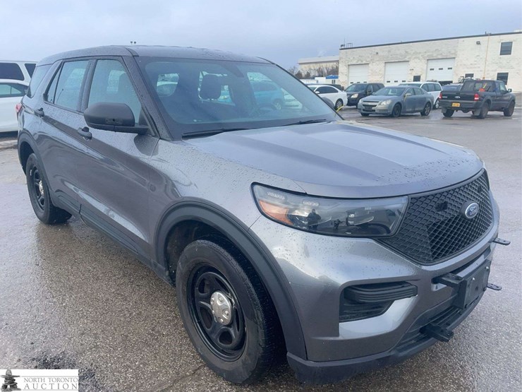 2020-ford-explorer-image-7